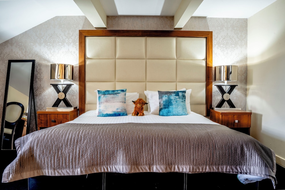Family, King Bed, Sofa, Hotel Colessio 5/10