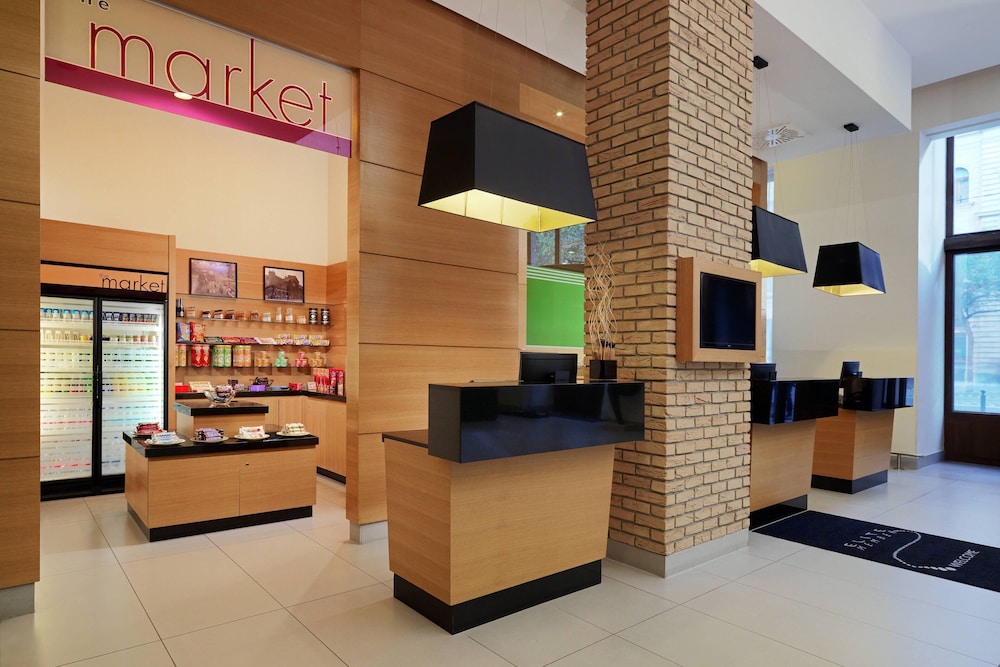 Courtyard By Marriott Budapest City Center Hotel 31/45