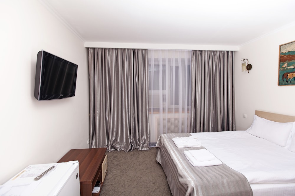 Alma Hotel 35/76