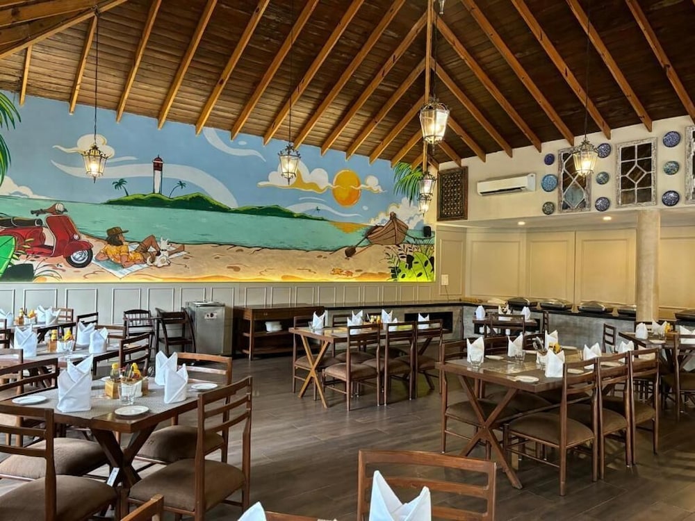 Aura Resort & Spa 35/50