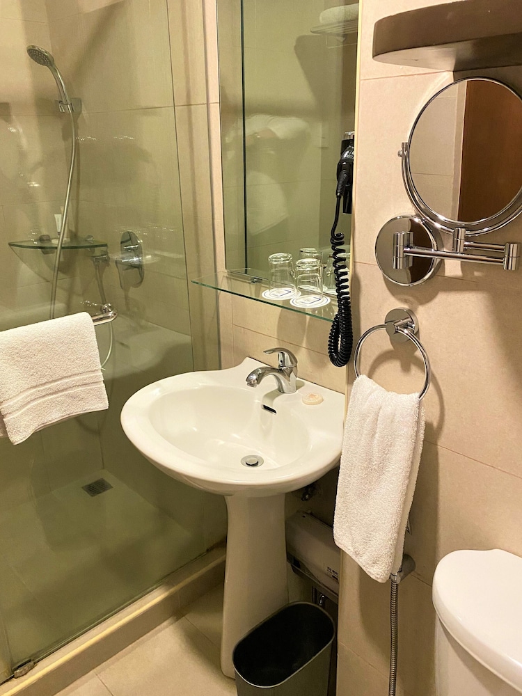 One Pacific Place Serviced Residences 35/38