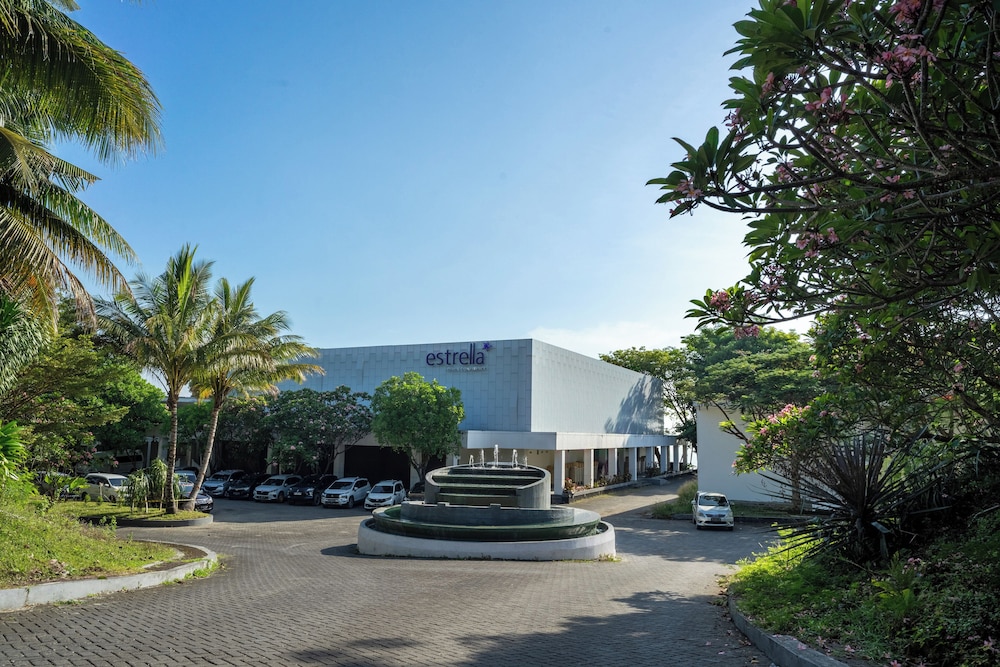 Estrella Hotel & Conference (ex Aston Luwuk) 36/49