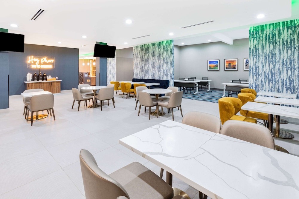 restaurant cafeteria