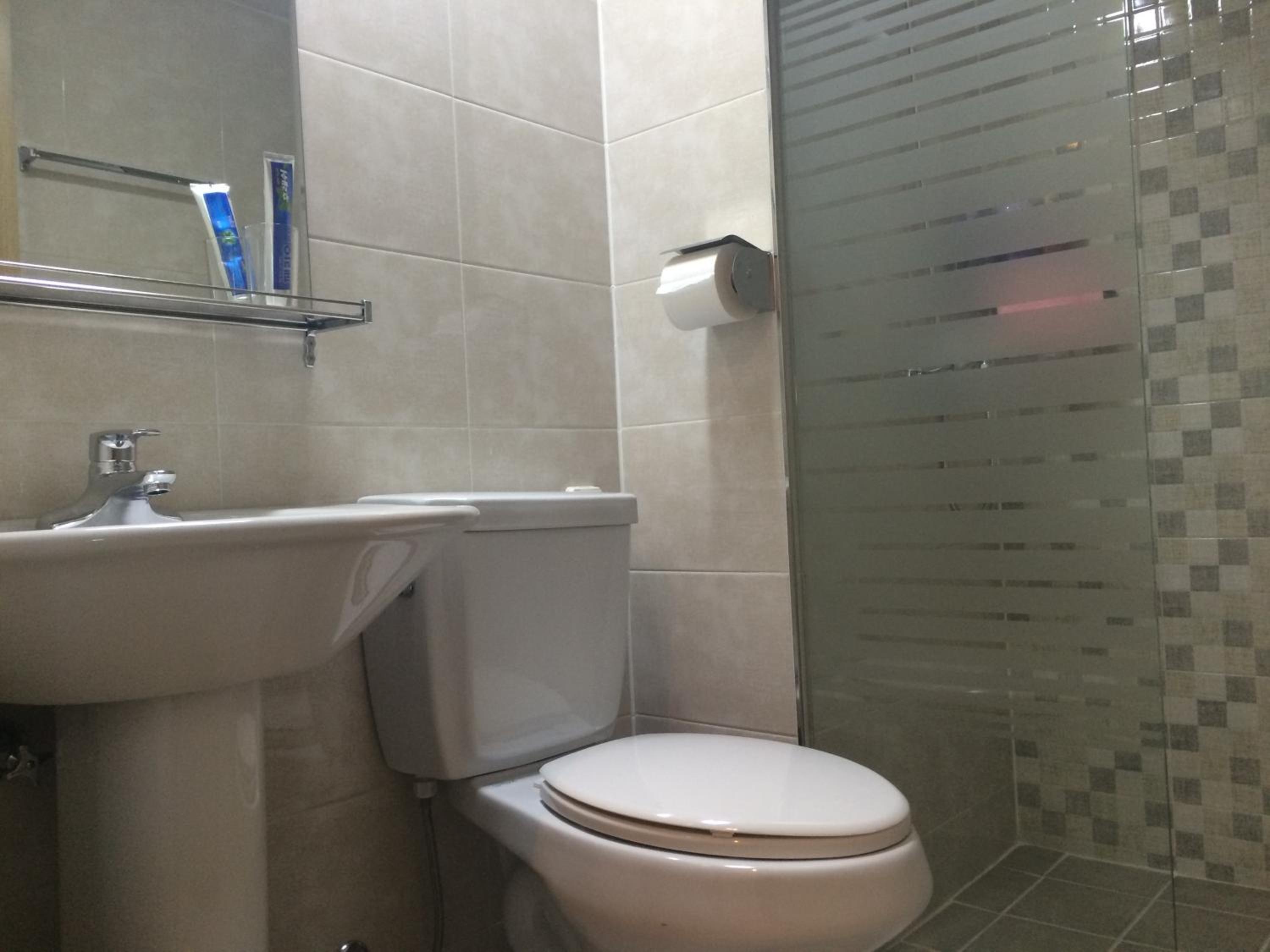 ROOM, TRIPLE