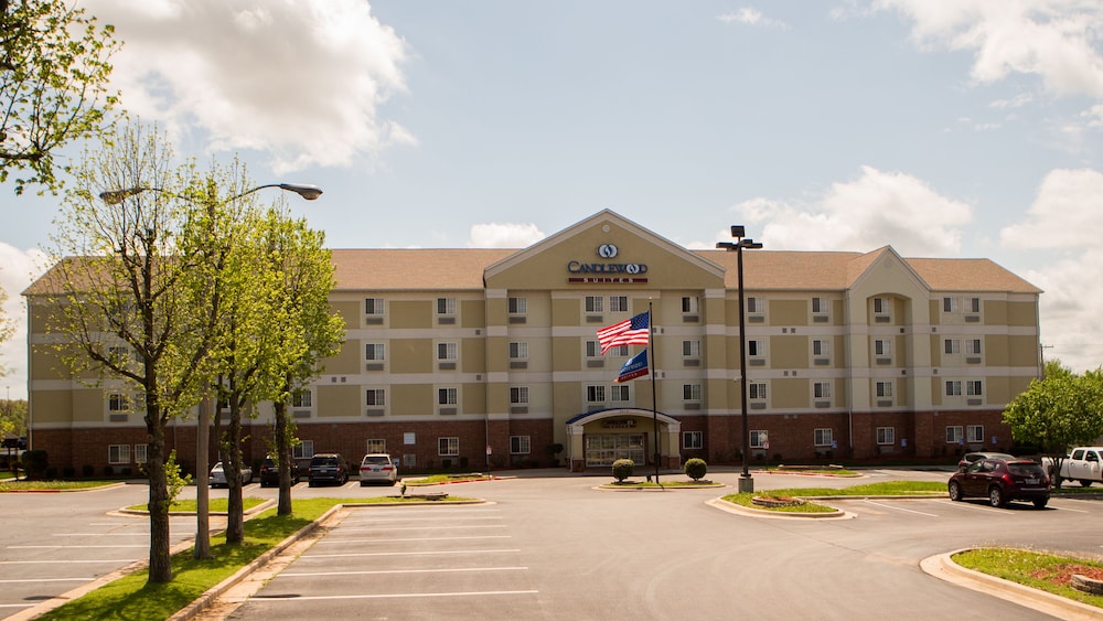Candlewood Suites Joplin 7/35