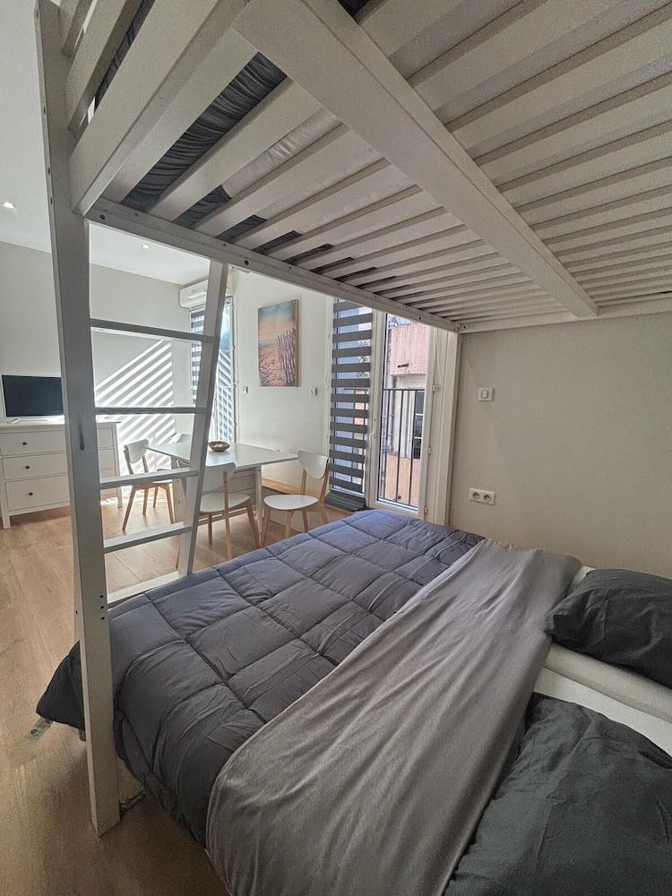 PLUS, FAMILY, STUDIO, MULTIPLE BEDS, KITCHEN