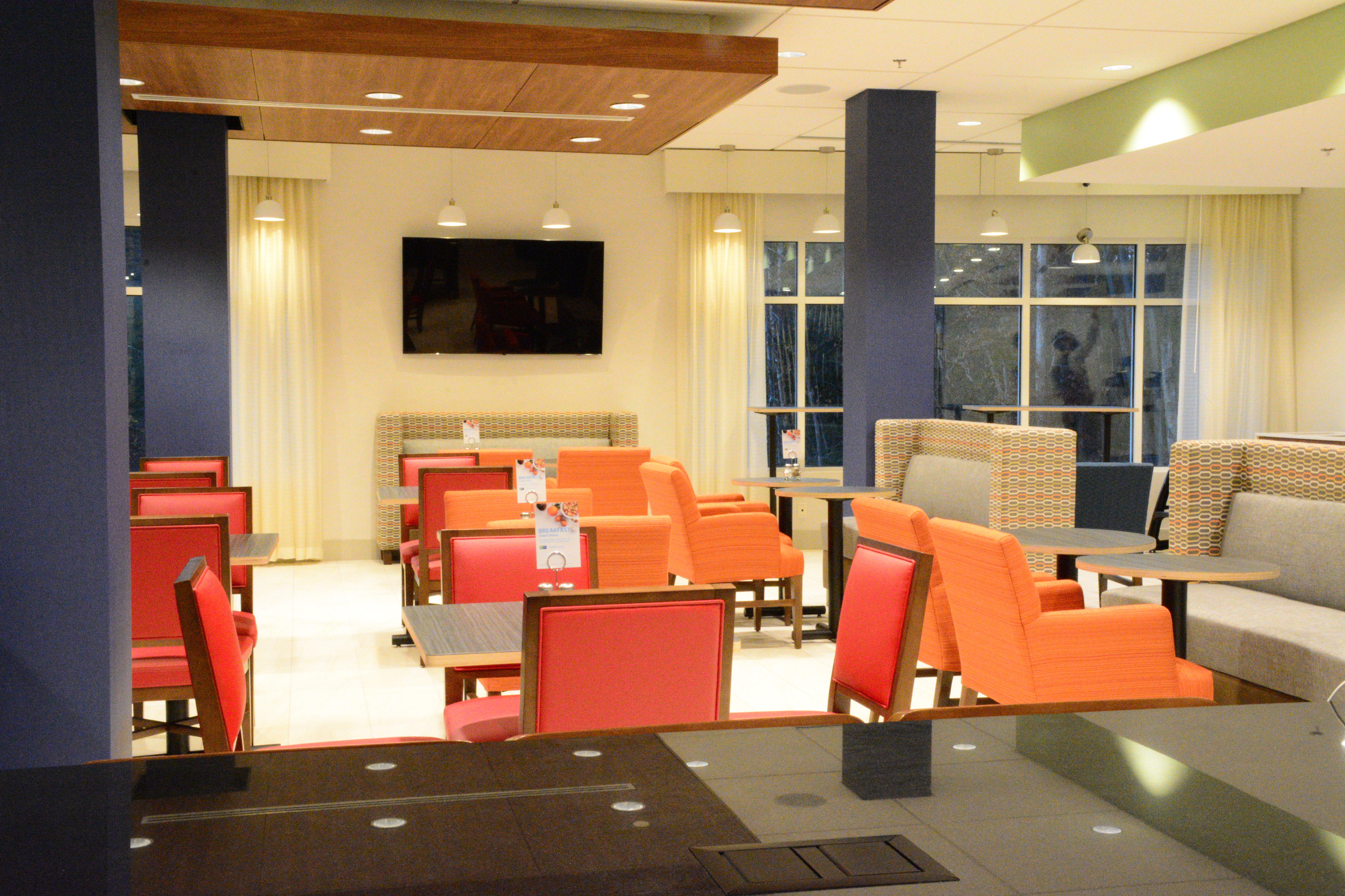 Holiday Inn Express Suites Lexington Park California 47/54