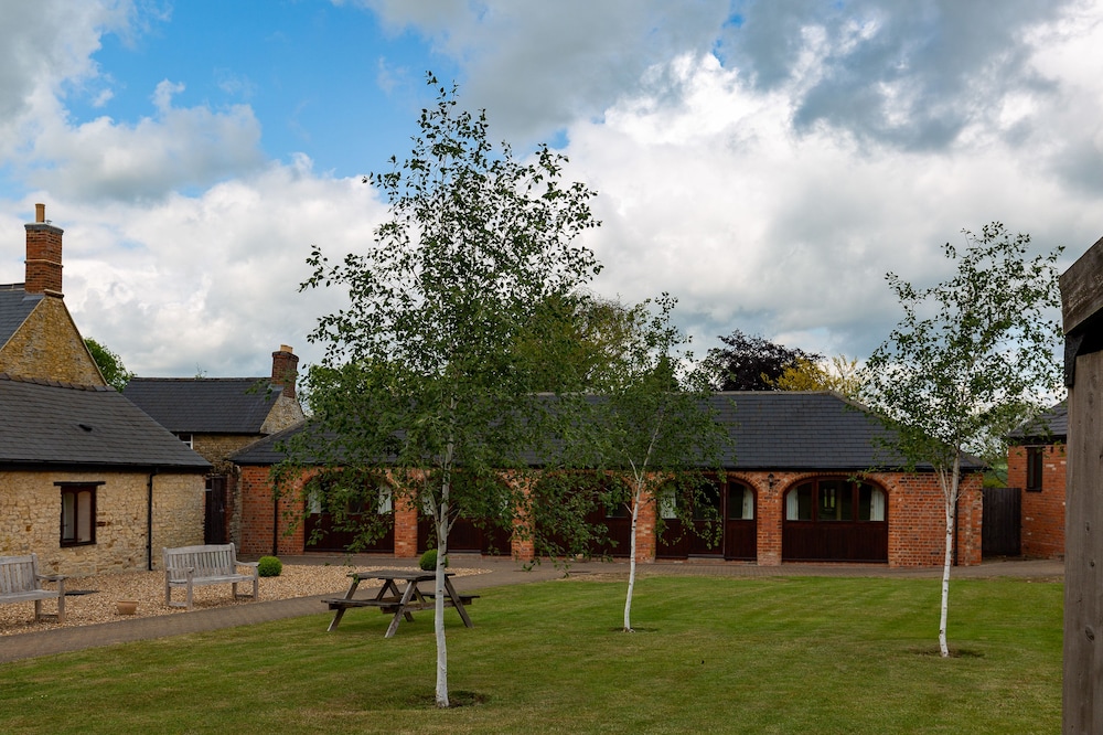 Church Farm Lodge 35/50
