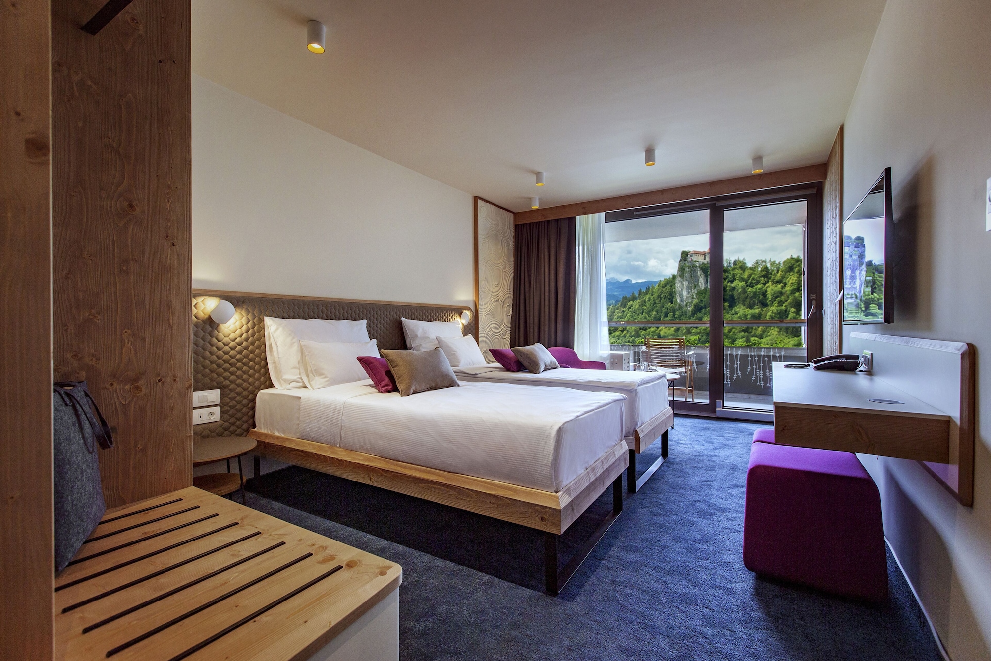 غرفة بسرير كوين بإطلالة على البحيرة بشرفة، Hotel Park 2/5