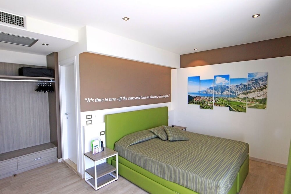 Hotel Ideal 11/49