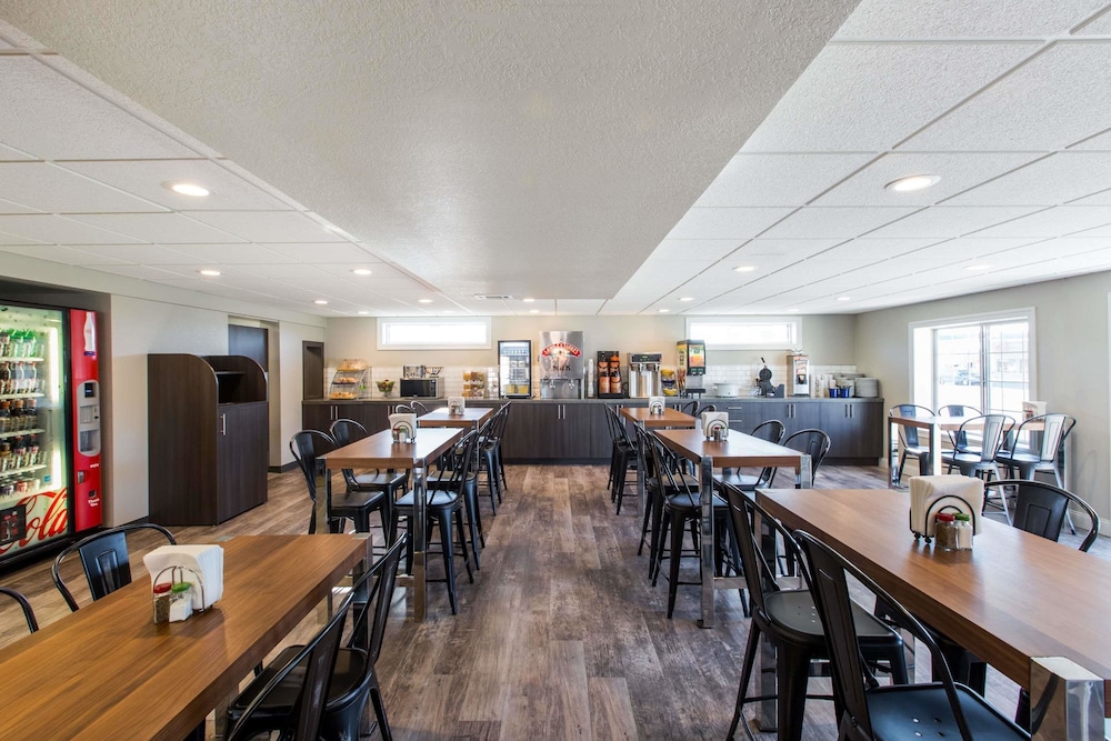Days Inn By Wyndham Pierre 28/33