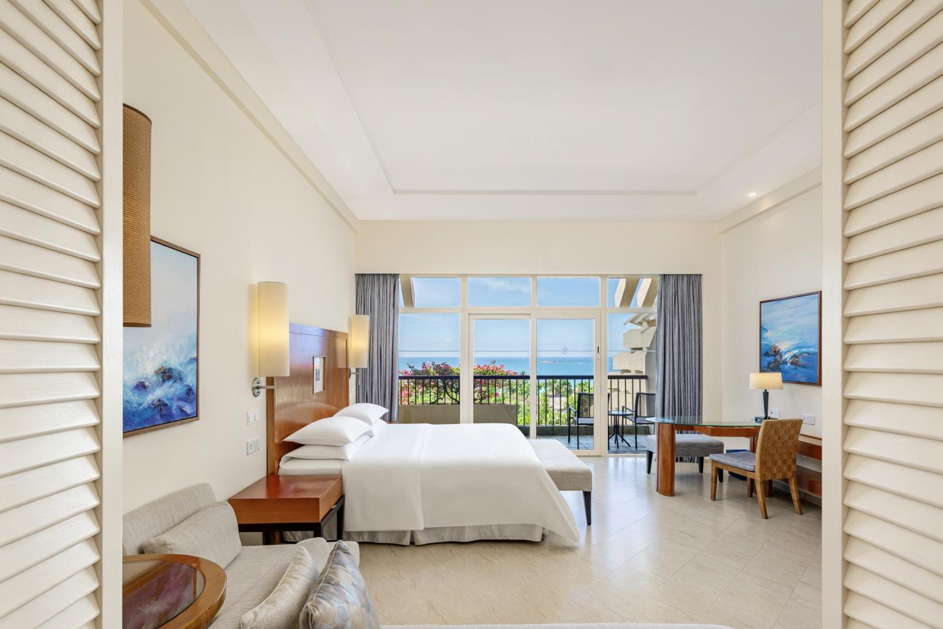 Guest Room, Deluxe, King Bed, Ocean Front، Sheraton Sanya Resort 3/4