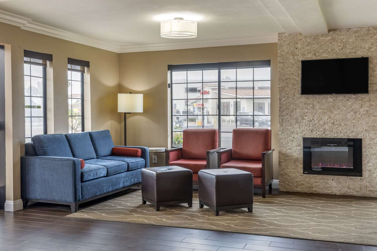 Comfort Inn & Suites Ventura Beach 11/17