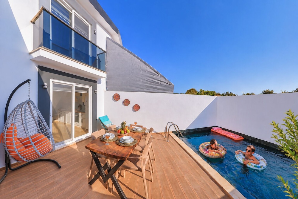 Villa Ay 45/48