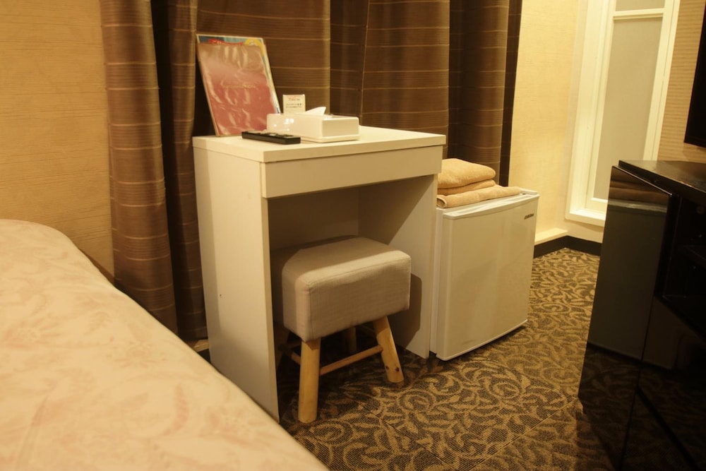 Tokyo Tourist Inn 40/41