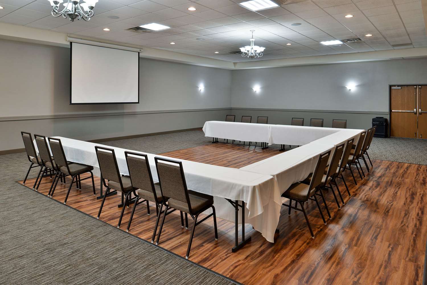 Comfort Inn And Suites Madison North 34/45