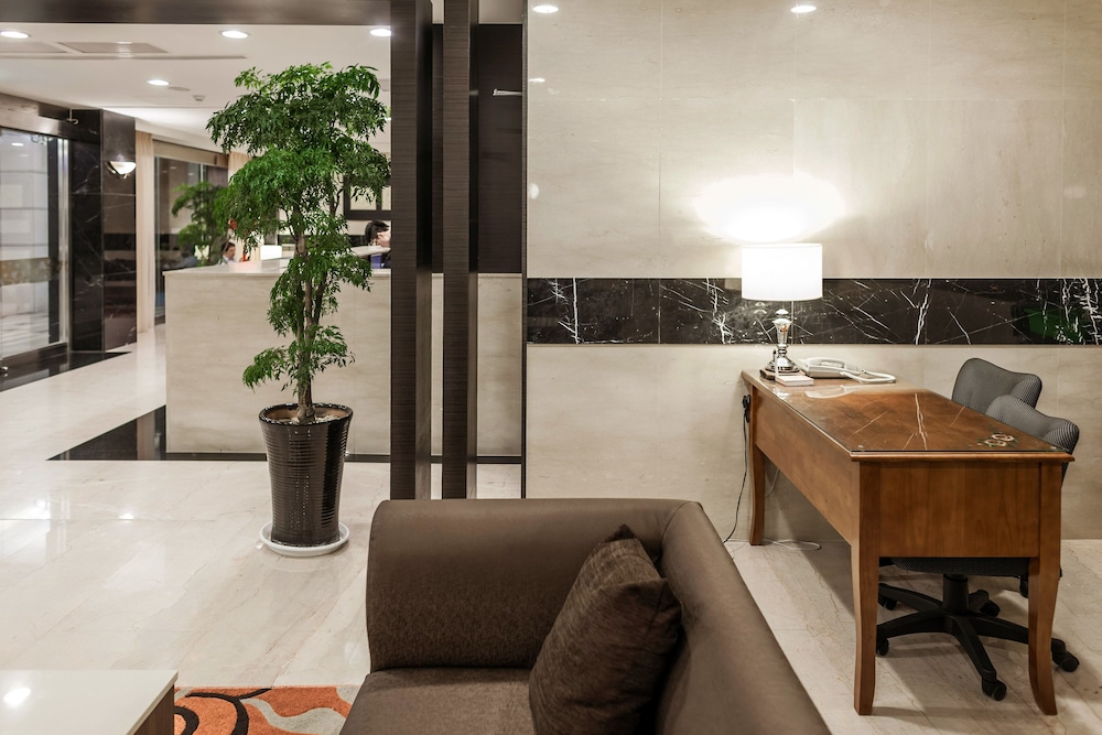 Maple Hotel 5/65