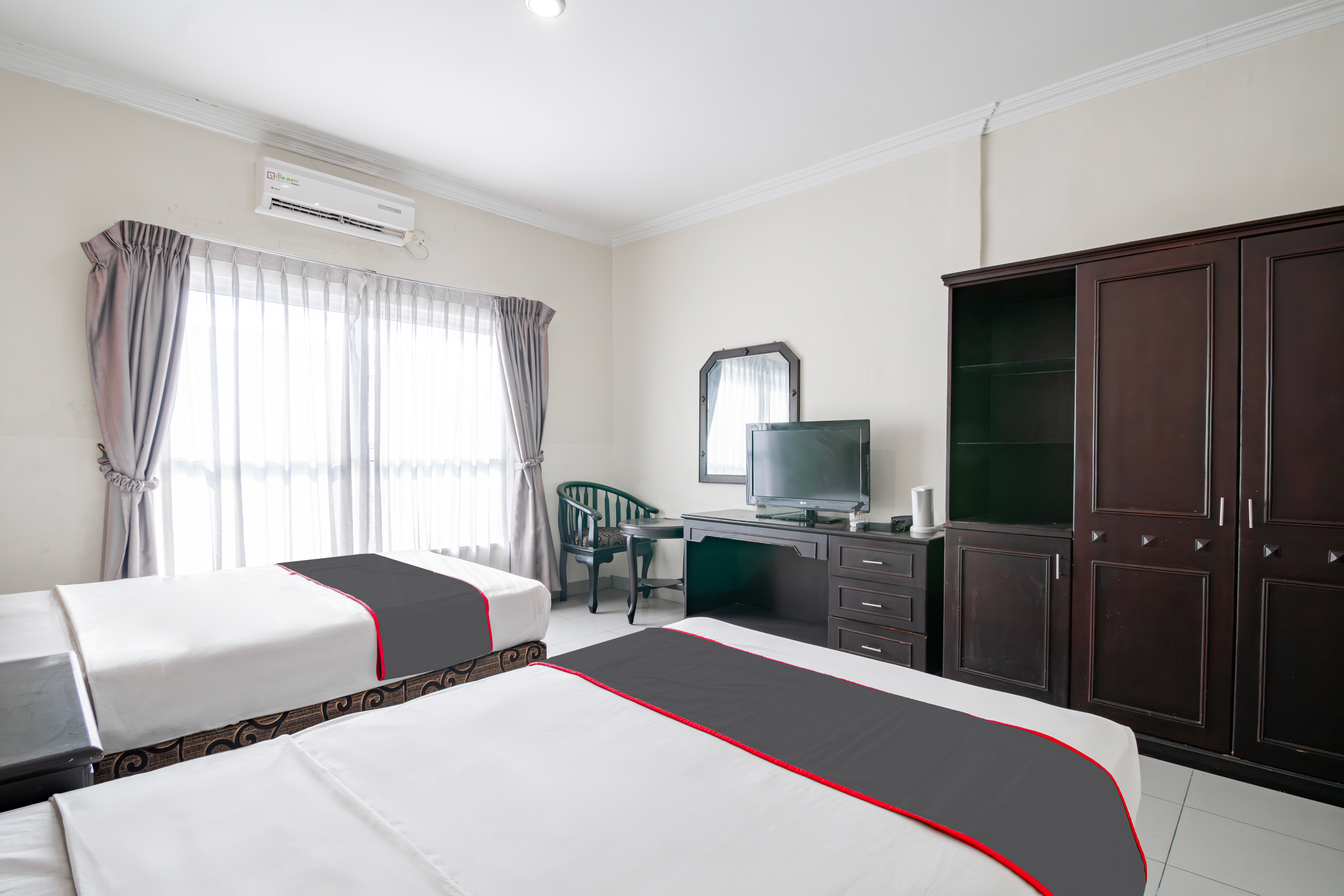 Collection O Senapelan Near Rsud Petala Bumi Formerly De Town Hotel 22/54