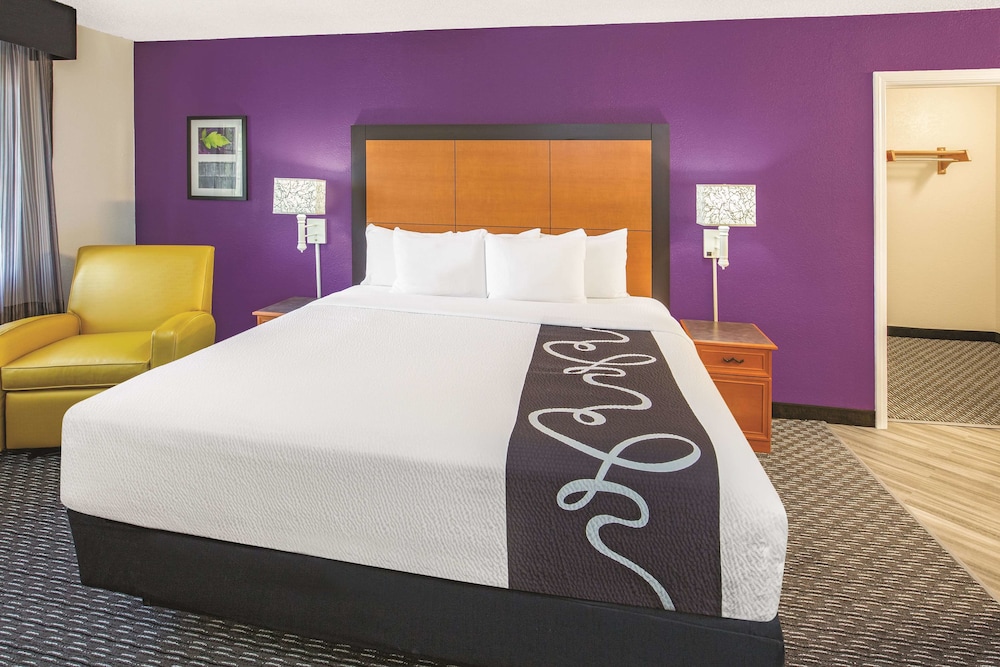 Howard Johnson by Wyndham Sacramento Downtown 29/58