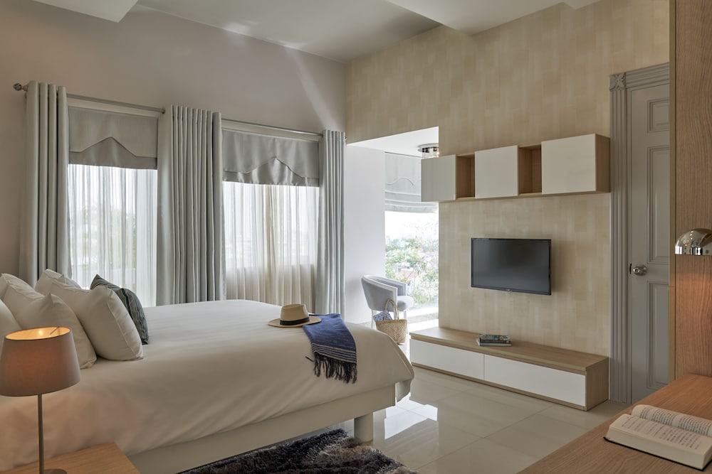The Wind Resort - Tropical Hillside Escape 22/70