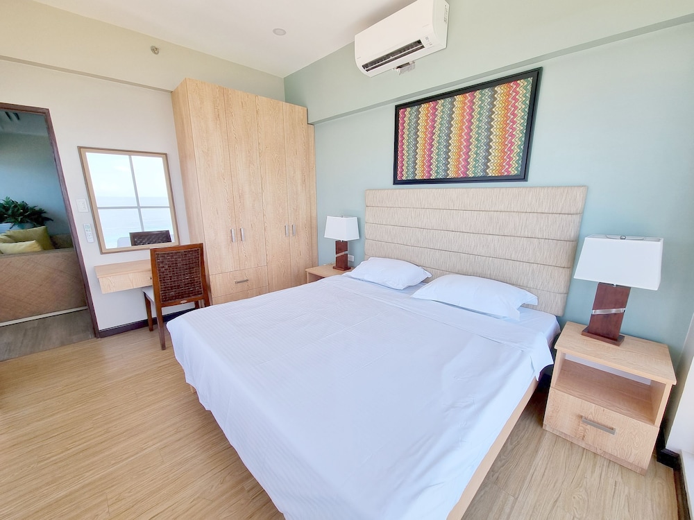 La Mirada Residences 24/87