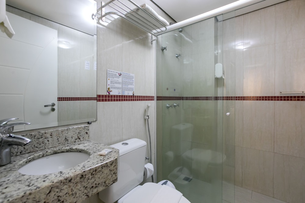 Del Rey Quality Hotel 48/50