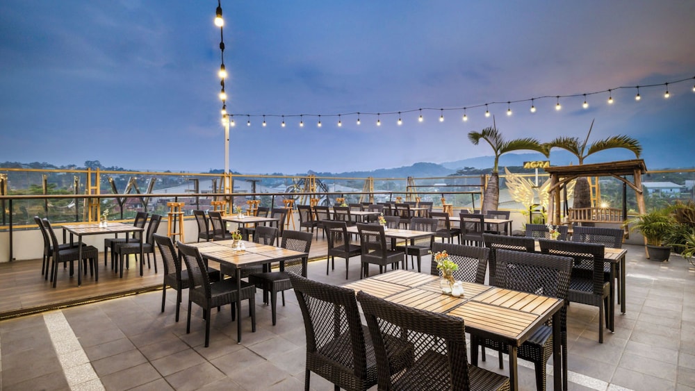 The Wujil Resort and Conventions Semarang 27/43