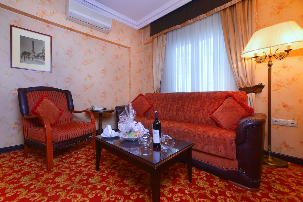 Pera Rose Hotel 54/78