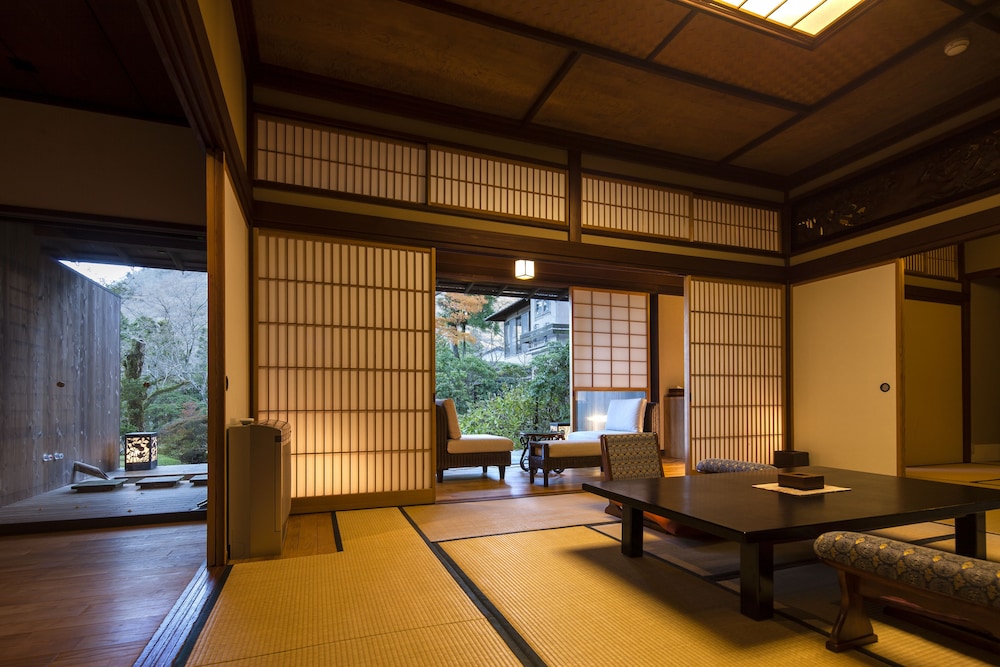 Matsuzakaya Honten 30/62