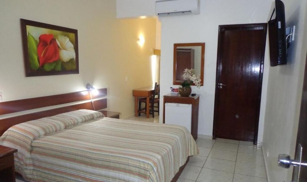 Foz Presidente Economic Hotel 4/35