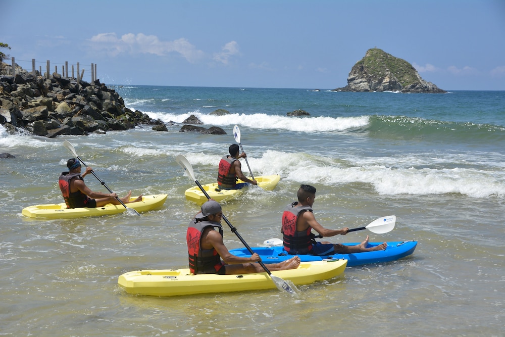 Pacifica Resort Ixtapa 37/72