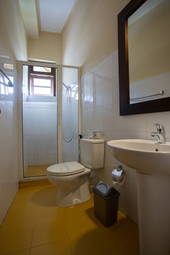 Oak Ray Serene Garden Hotel 22/64