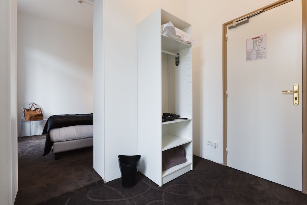 Hotel Le Saint Louis 32/50