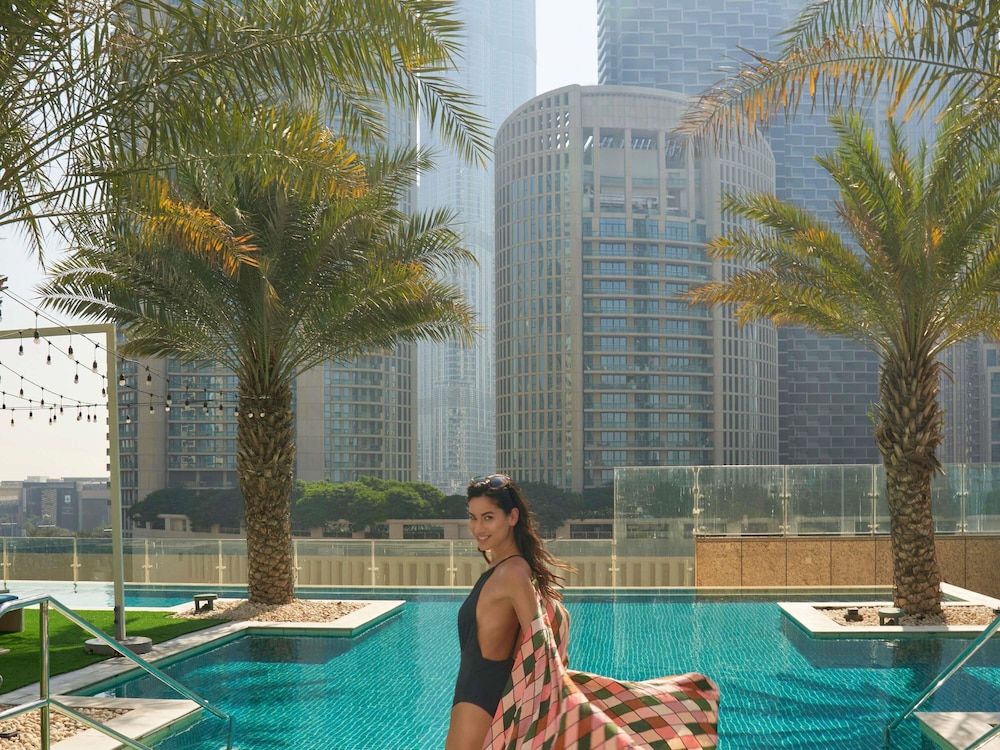 swimming pool spa