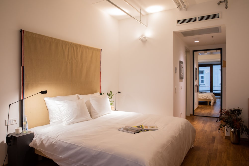 DOWNTOWN, APARTMENT