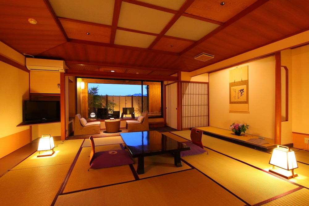 Toi Fujiya Hotel 25/31