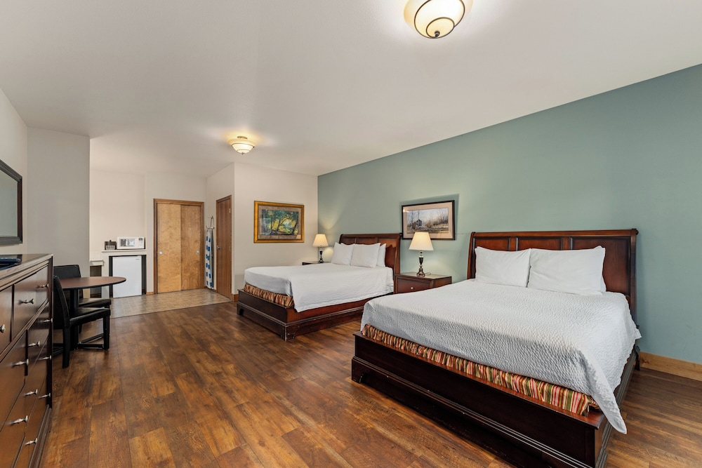 Redwood Hyperion Suites 29/65