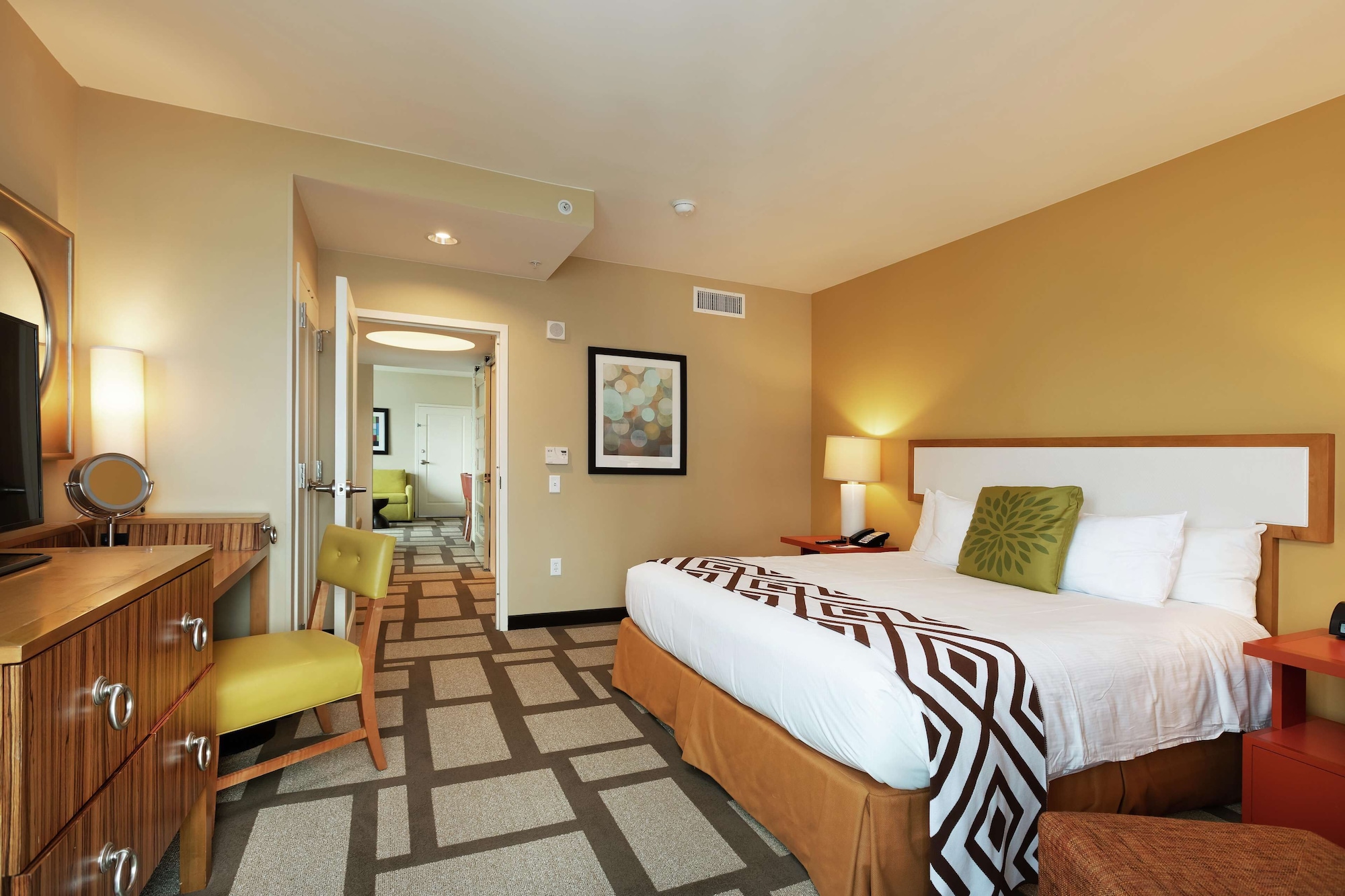 1 BEDROOM, SUITE, KING BED, ACCESSIBLE