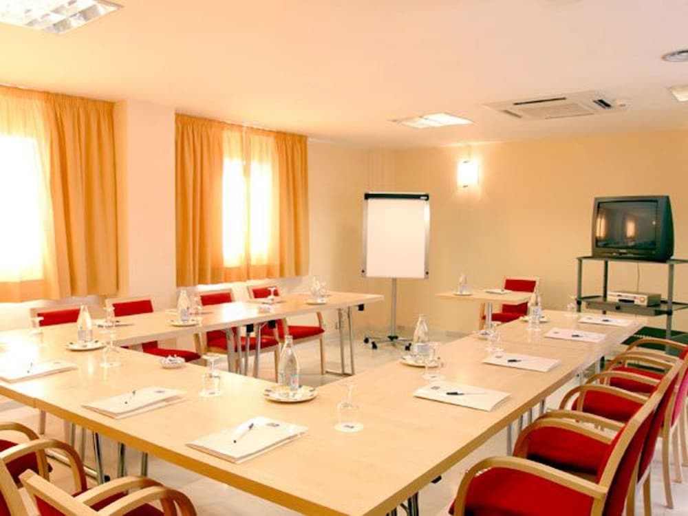 Holiday Inn Express Madrid Rivas 51/56