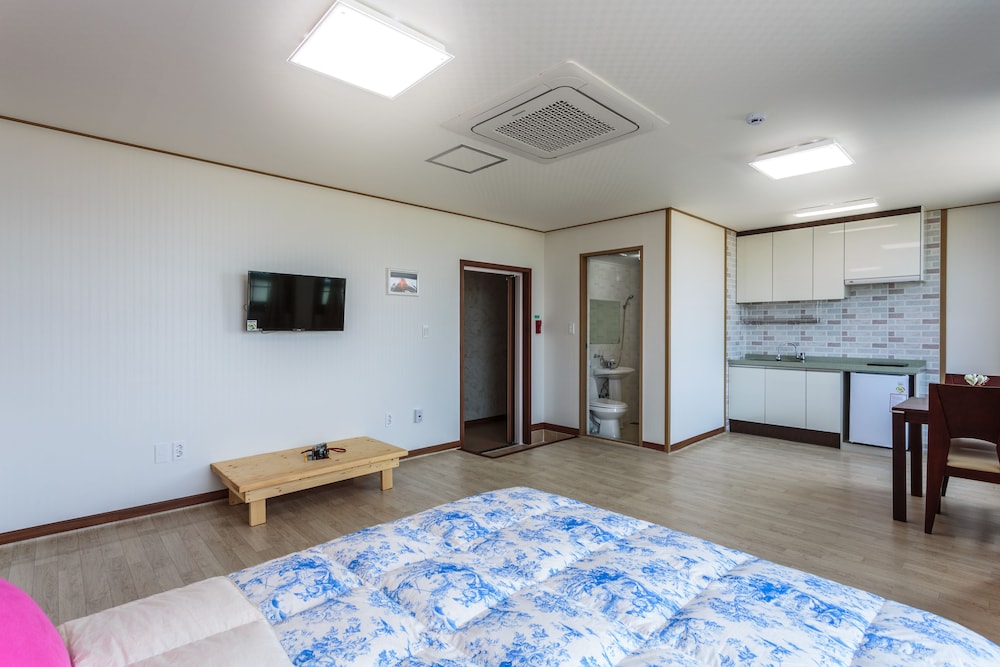 Jeju Wayo Pension 30/45