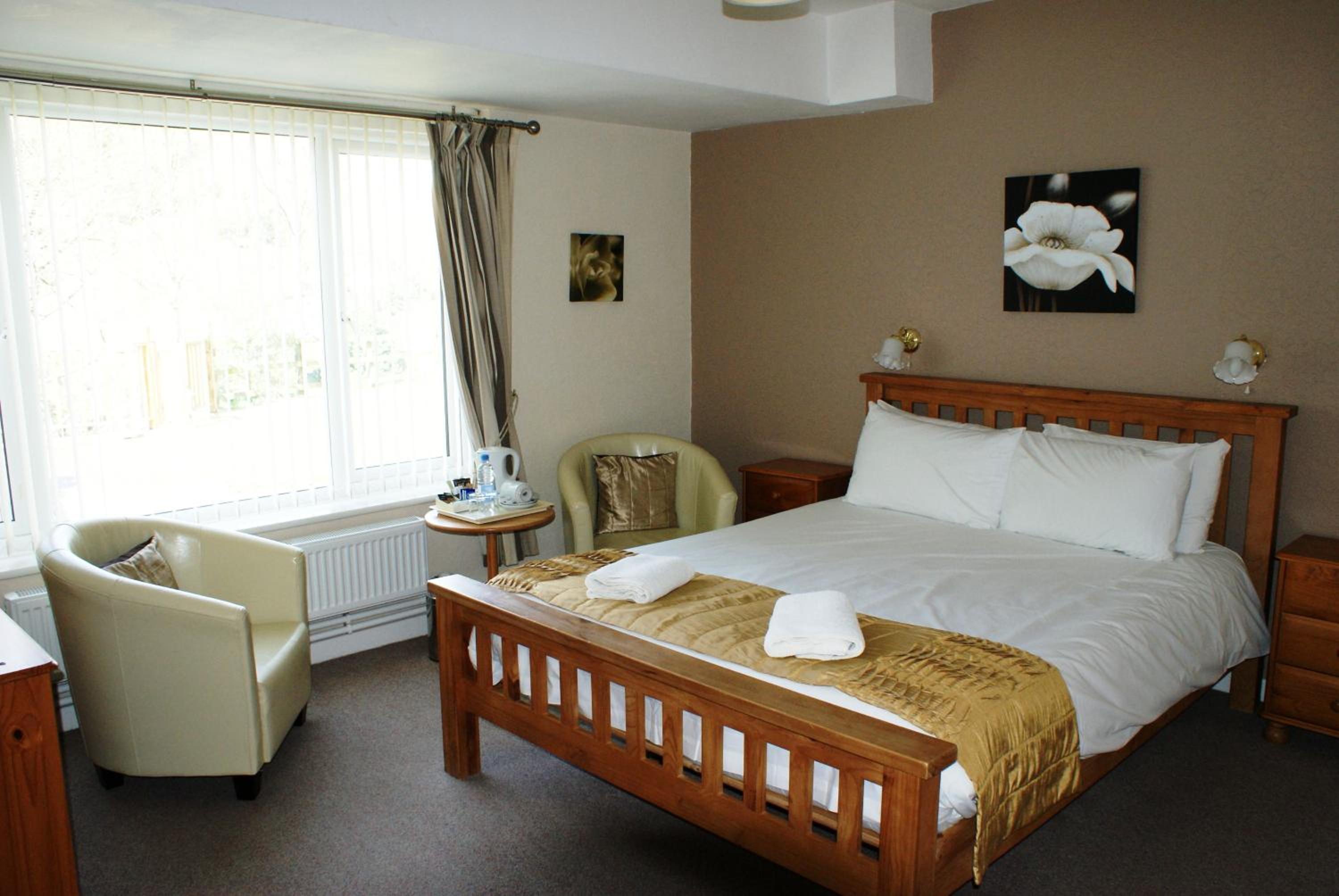 The Royal Lodge 4/53