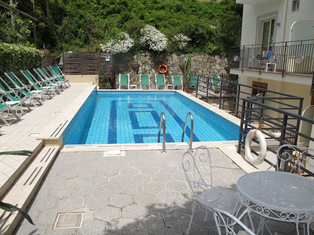 Hotel Club Sorrento 48/50