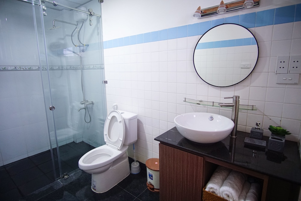 Cuu Kim Son Hotel 40/43