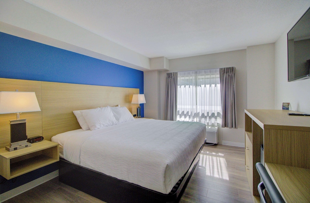 EFFICIENCY, SUITE, KING BED