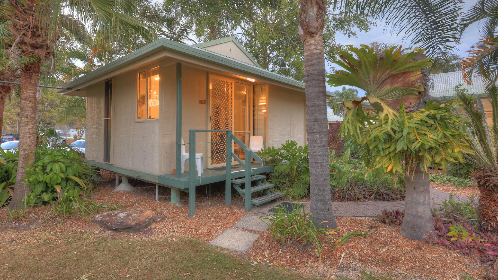 1 BEDROOM, BUNGALOW, WATER FRONT