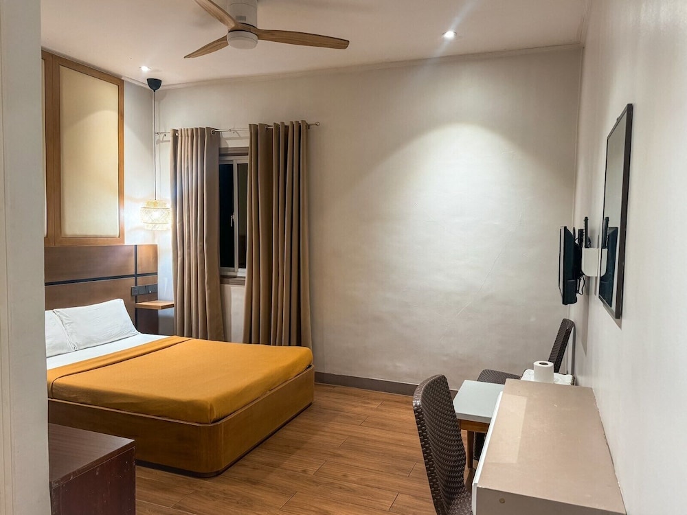 Metro Pines Inn 25/46