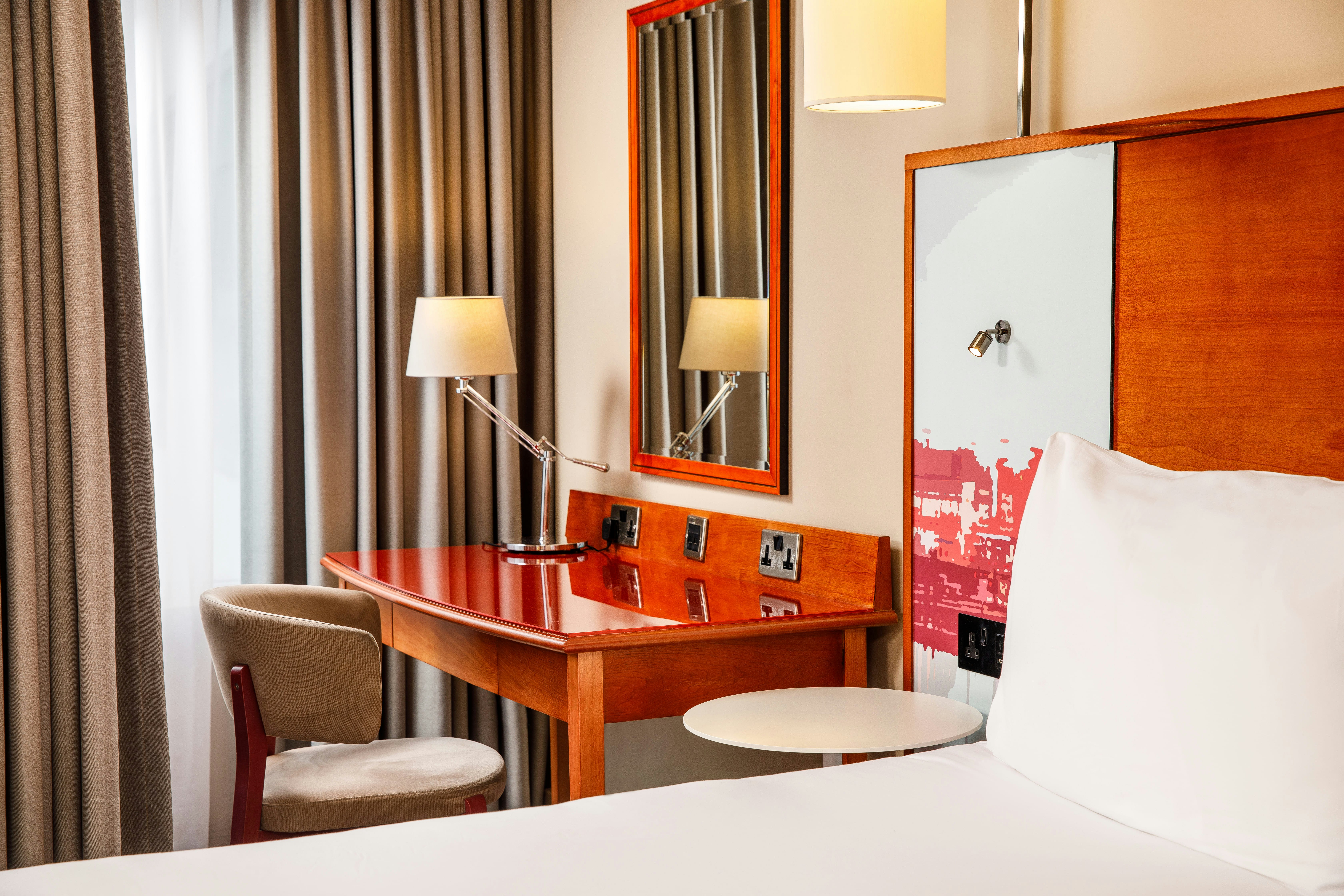 Holland House Hotel Cardiff By Sunday 15/60
