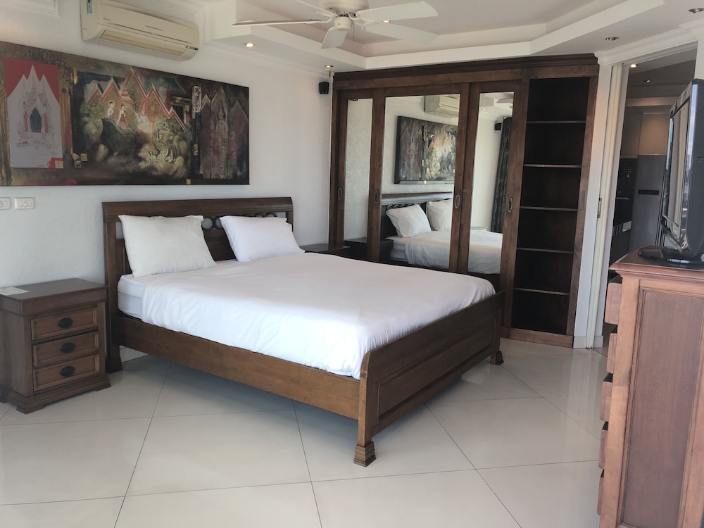 View Talay 6 Condominium By Honey 26/84