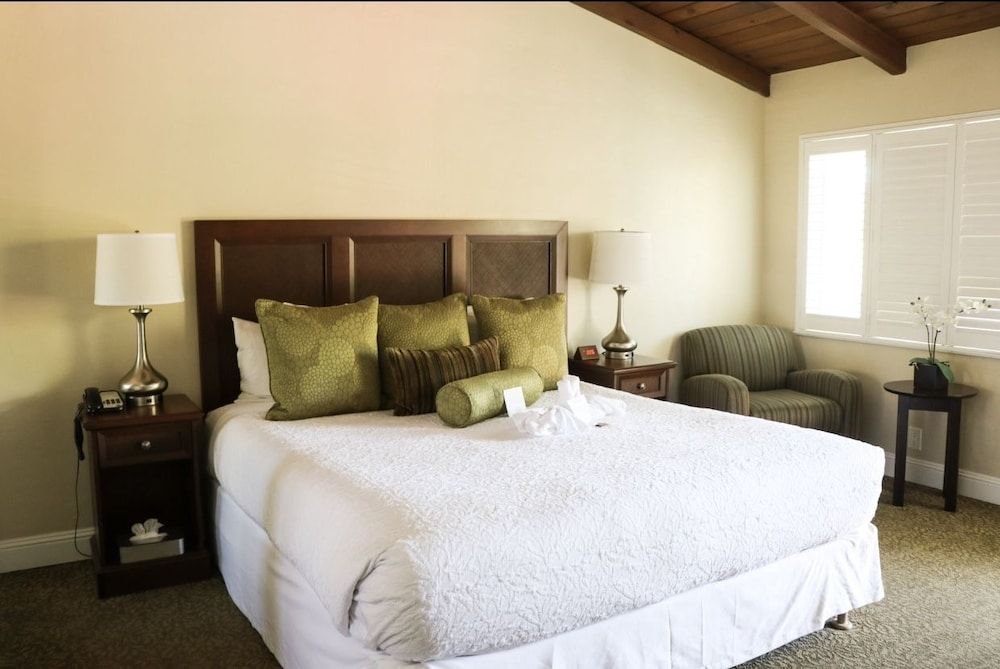 Country Inn Motel 8/48