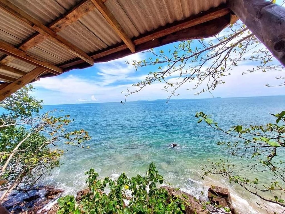 Jungle Hill Beach Bungalow 31/63
